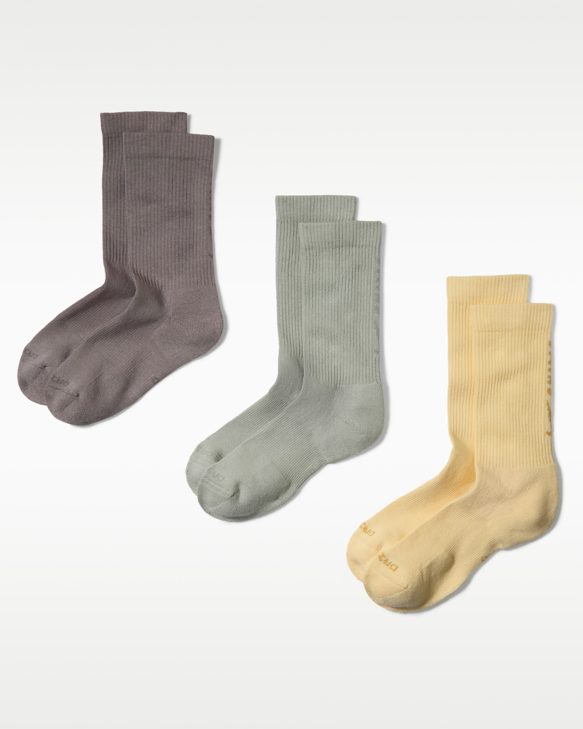 NIKE SKIMS ウィメンズ Dri-FIT クルーソックス　3足セット NikeSKIMS Dri-FIT Women's Dri-FIT Crew Socks (3 Pairs). Nike.com